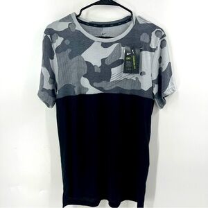 NWT Nike Dri Fit ShortSleeve Lightweight‎ training Shirt